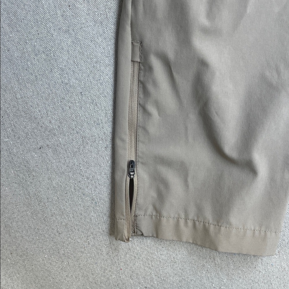 New Balance Woman’s Beige Joggers - Picture 5 of 7